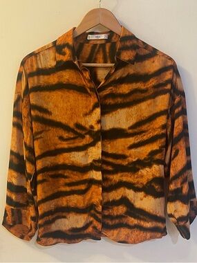 Mango Tiger-Print Orange and Black Button-Down Shirt women’s size 2